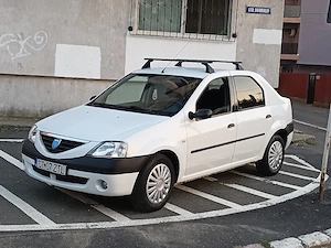 vând Dacia logan 