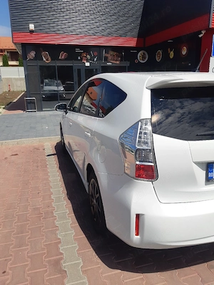 vand toyota prius plus  - imagine 3