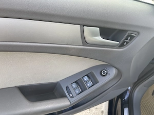 Vând Audi A4 2.0 TDI 170 CP an luna fabricatie 12.2011 - imagine 7