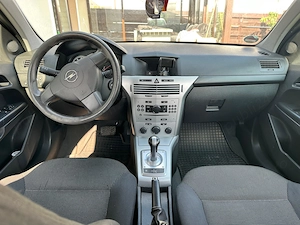 Opel Astra H Sedan 90 Cp km Benzina - Cutie automata Easytronic 2009 -2800 euro - imagine 2