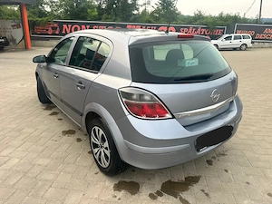 Opel Astra H Sedan 90 Cp km Benzina - Cutie automata Easytronic 2009 -2800 euro - imagine 4