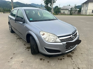 Opel Astra H Sedan 90 Cp km Benzina - Cutie automata Easytronic 2009 -2800 euro - imagine 3