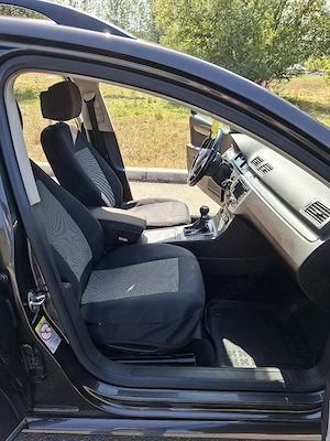 Volkswagen Passat B7 foarte bine intretinut 2.0 TDI - Comfortline - 270.000 km - Revizie recentă - imagine 8