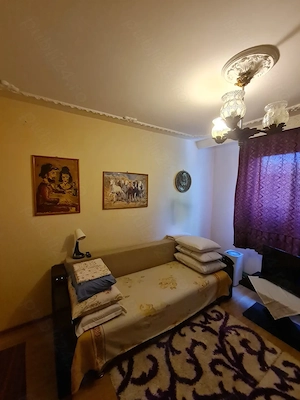 AP. 3 CAM. DEC. cu Centrala Proprie construit in 1984 zona Bd. Chisinau - imagine 5