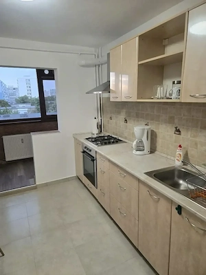 Închiriez apartament 3 camere- Blvd. Circumvalatiuni  - imagine 9
