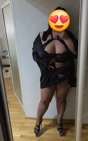 Azi am ajuns !!! Nouă în oraș!!! Emma brunetă sexi!!!