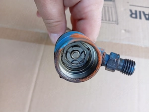 Injector VW Golf/ Passat - motor  1.6 tdi -cod motor CAYC - imagine 3
