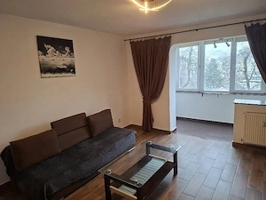 Închiriez garsoniera
