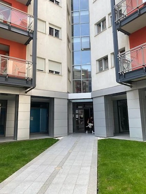 Inchiriez apartament cu 1 camera bloc nou - imagine 2