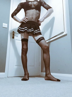 Travestita caut colega cu locatie