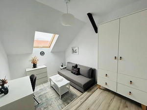 De inchiriat apartament DEOSEBIT la casa, cu 3 dormitoare, 100mp - imagine 3