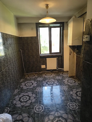 Proprietar vand apartament cu 4 camere Baia Mare, str. Iuliu Maniu - imagine 2