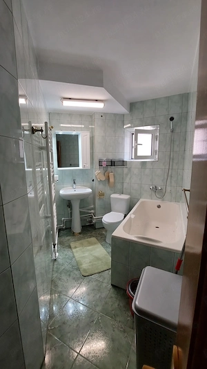 De închiriat apartament cu 3 camere decomandat, etaj 1 - imagine 5