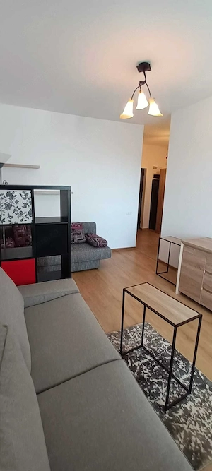 Inchiriere garsoniera cu parcare acoperita