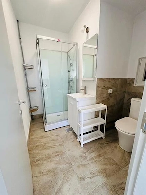 De inchiriat apartament la casa, 3 dormitoare, aproape de universitati, centru - imagine 2