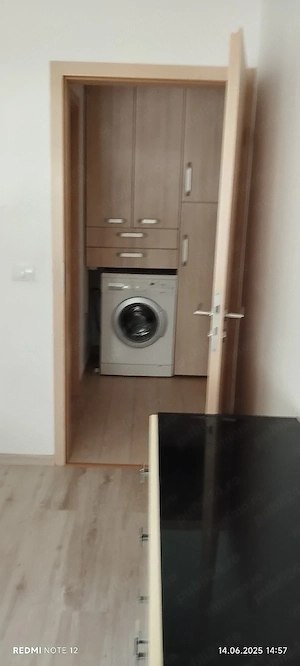 Inchiriez apartament decomandat, complet mobilat și utilat, cu loc de parcare și grădină, in Coresi!
