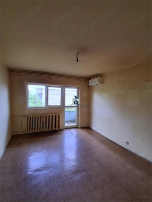Apartament 3 camere Semidecomandat Al.Calinesti - imagine 2