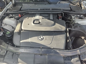 dezmembrez bmw e91 - imagine 2