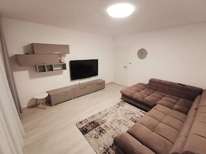 apartament cu 2 camere decomandat zona centrala str Patris - imagine 3