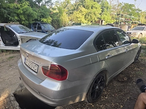 dezmembrez bmw e90 - imagine 4