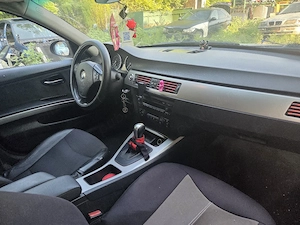 dezmembrez bmw e90 - imagine 2