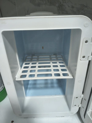 vand minifrigider pt machiaje 