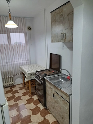 Apartament 2 camere bloc turn - imagine 3