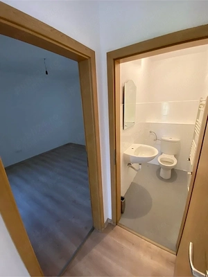 Vand inchiriez apartament 3 camere in Giroc - imagine 6