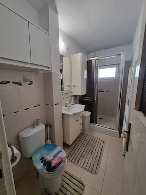 Proprietar inchiriez apartament 3 camere, centrala pe gaz, zona Girocului Lidia Martirilor  - imagine 7