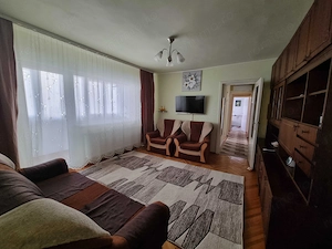 Inchiriez apartament 3 camere, centrala pe gaz, zona Girocului Lidia Martirilor