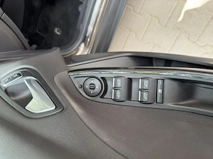 Ford Focus 1.0 EcoBoost, echipare Titanium - imagine 7
