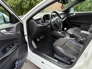 Alfa Romeo Giulietta 1.4 T 170CP benzina+GPL Pachet Sport Quadrifoglio - imagine 2