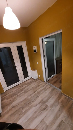 Inchiriez apartament la casa - imagine 2