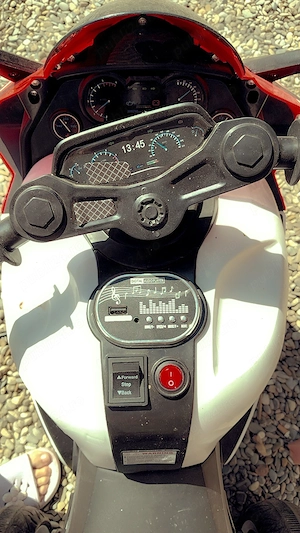 Motocicleta fetița 5.6Ani 