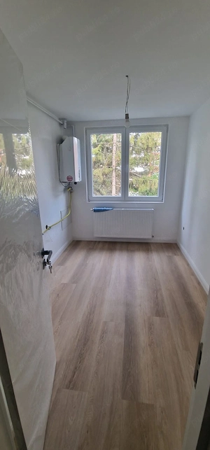 de vanzare apartament 3 camere Reghin - imagine 3