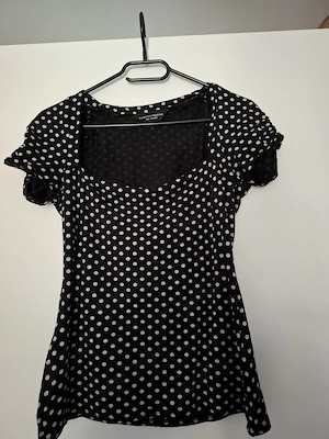 Tricou negru buline albe - 42
