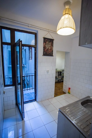 Inchiriez Apartament 2 Camere NEMOBILAT   Calea Moșilor 88 (Zona Centrală   Piața Sfânta Vineri) - imagine 5