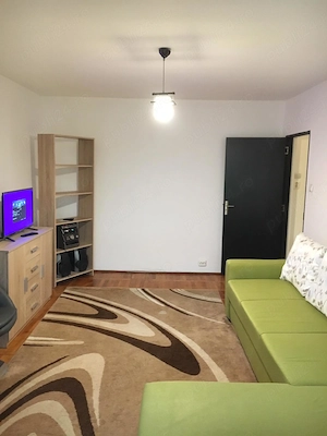 Apartament 1 camera decomandatetaj2Araduluiaproape de Piata Verdeamenajatmobilatutilat - imagine 5