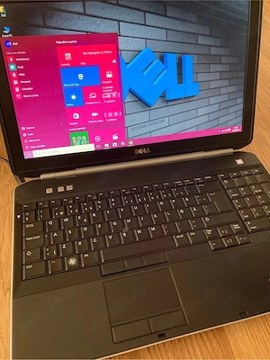 Laptop DELL intel core i5,Diaplay mare 15,6 inch led,Windows 10 Pro,8gb ram ddr3,500gb memorie perfe