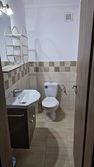 Închiriez apartament cu 3 camere și garaj - imagine 4