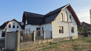 Casă 300 mp  cu posibilități multiple în Covăsânț - imagine 14