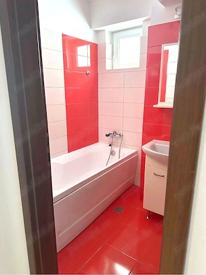Apartament 3 camere, etaj 1, parcare inclusa, 2 băi, zona Trapezului - imagine 8