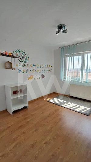 Apartament cu 3 camere de închiriat – Vasile Aaron, mobilat, bloc cu lift - imagine 6