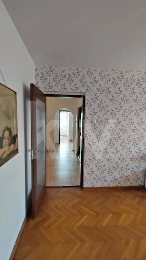 Apartament cu 3 camere de închiriat – Vasile Aaron, mobilat, bloc cu lift - imagine 9