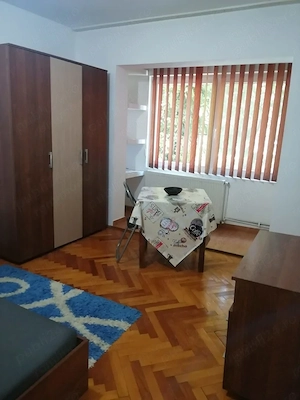 Închiriez garsoniera