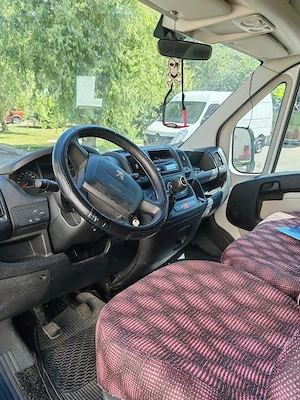 Vand PEUGEOT Boxer 2017,Spatiu de dormit integrat in cabina,Perne de aer