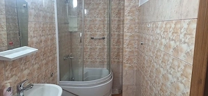 Inchiriez apartament 3 camere - imagine 5
