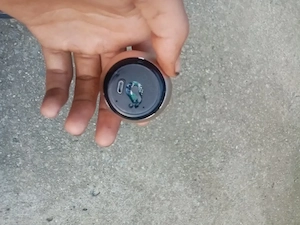 Vând boxă Adawl mini boxă preț negociabil culoare auriu pentru distracție plăcută are un buton în s 