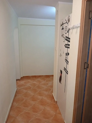 Închiriez apartament 2 camere, decomandat,utilat, parcare 7 min Metrou Piața Sudului - imagine 10