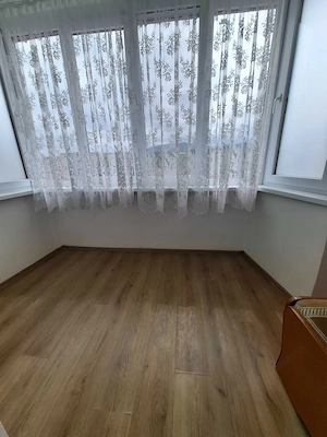 Inchiriez apartament 3 camere - imagine 2